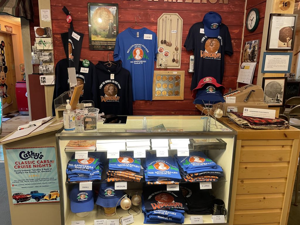Museum-Merchandise-002